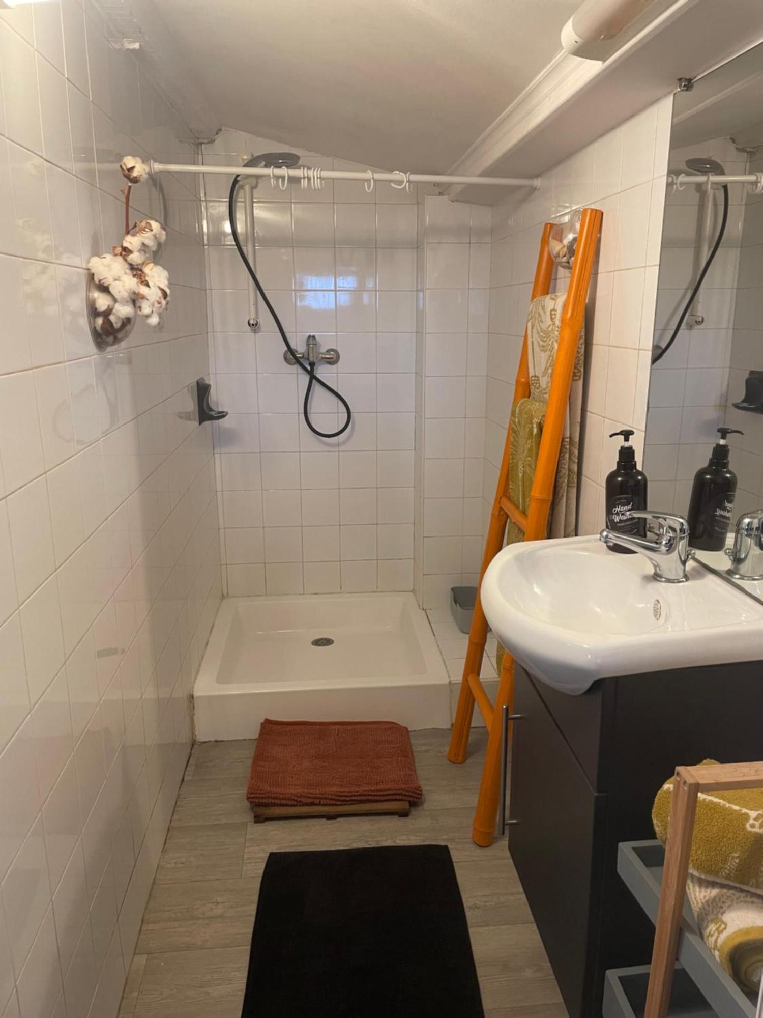 Studio Havre De Paix Au Pont Du Gard Piscine Et Jacuzzi Chez Valerie Payre Vers Pont du Gard Εξωτερικό φωτογραφία